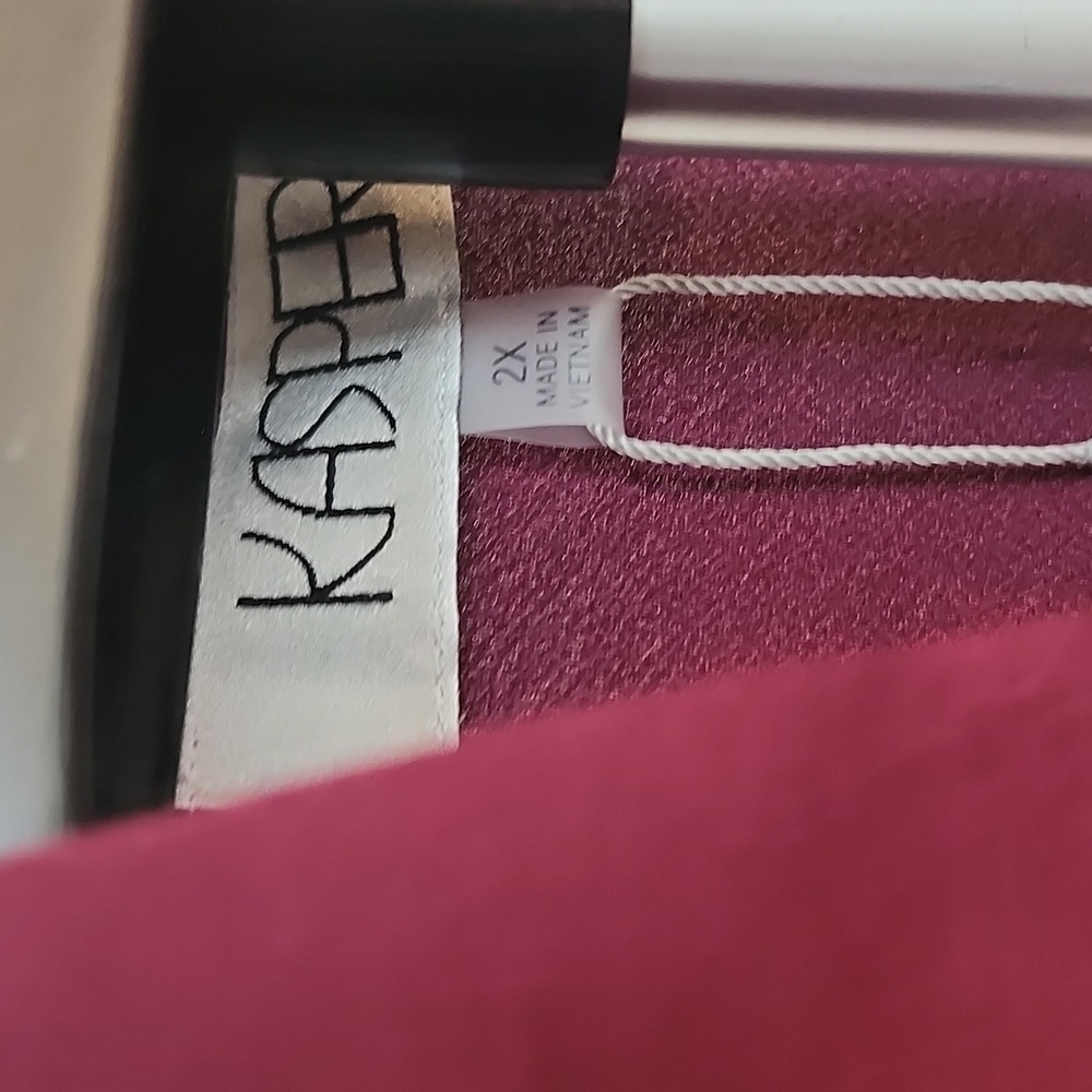 Elegant Burgundy Sleeveless Top, 2x - Picture 3 of 9